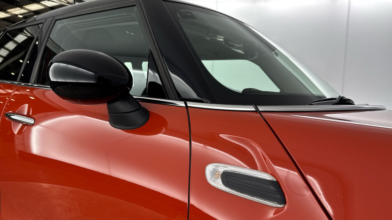 MINI Hatchback 1.5 Cooper II 5dr Auto [Chili Pack] Petrol Hatchback